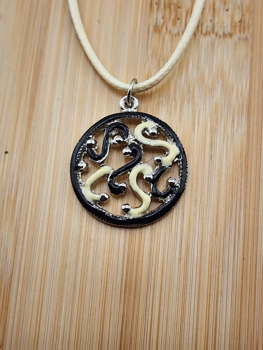 18" To 20" Adjustable Round Black and Cream Enamel Pendant Necklace